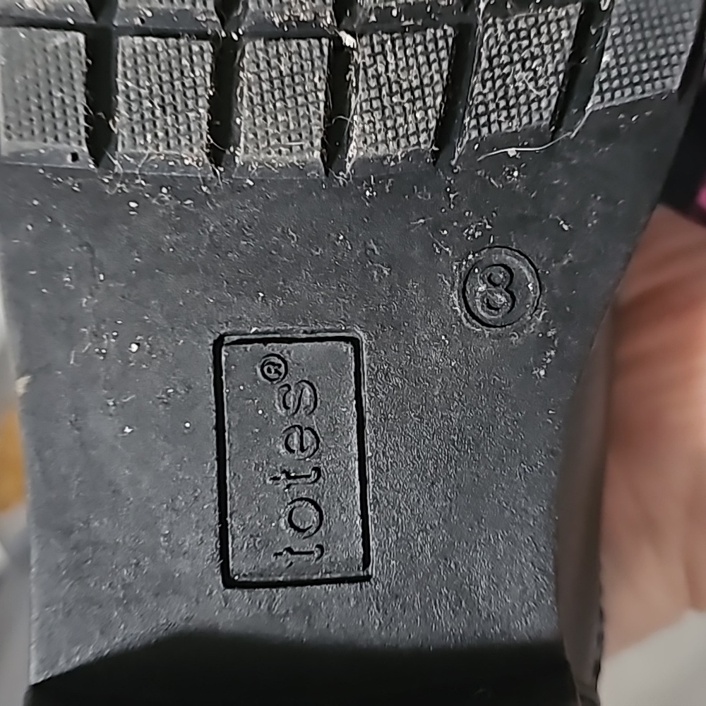 Boots - Picture 4 of 6